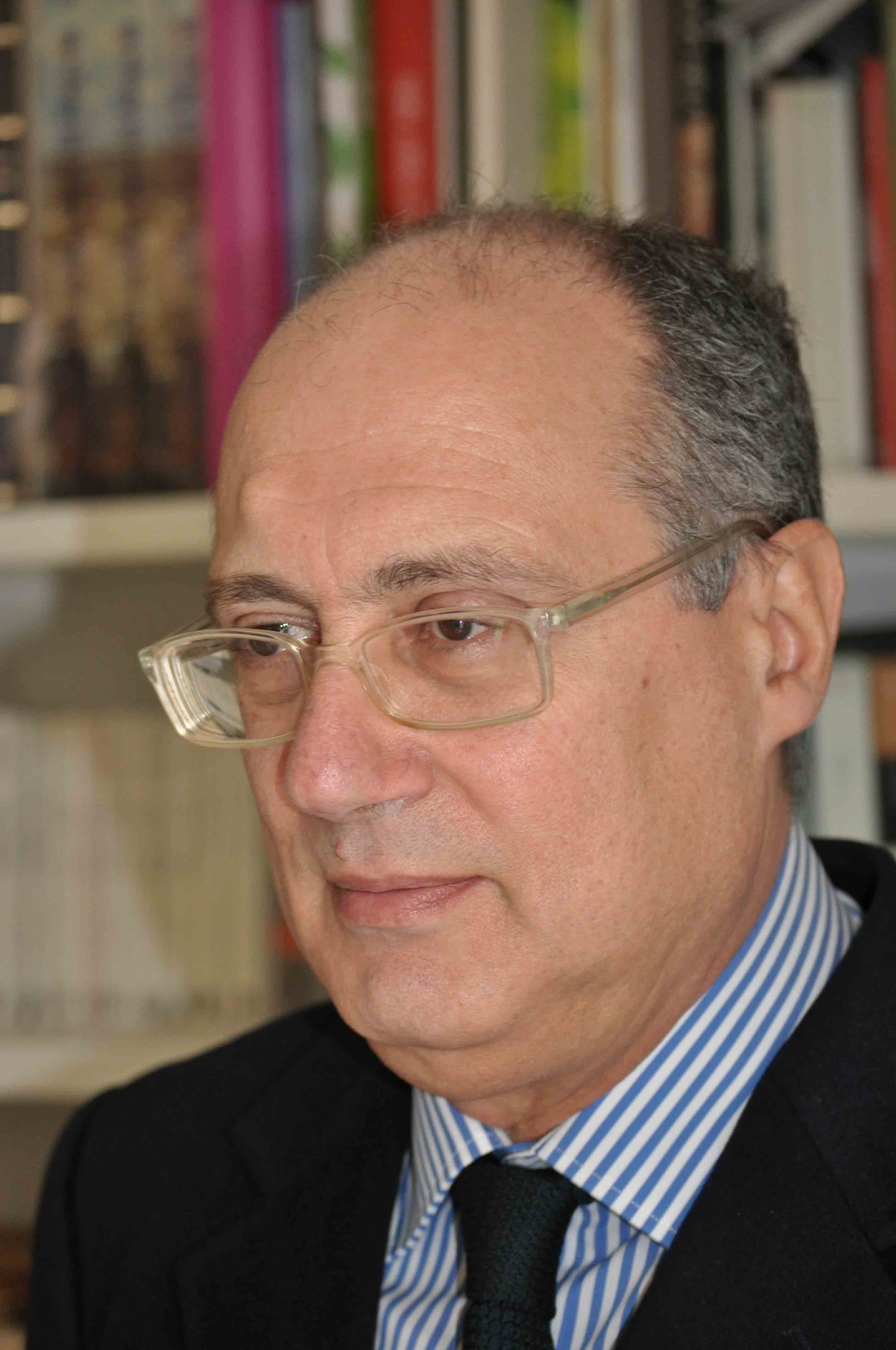 Professore universitario di urbanistica. Presidente INU Campania