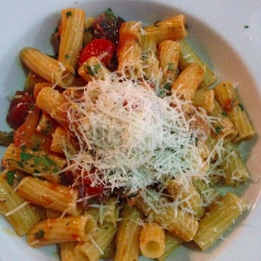 Living in Brickell...Working in Dadeland and  EATING everywhere. Tweets by Dan