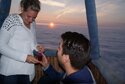 Op een unieke en onvergetelijke manier uw levenspartner ten huwelijk vragen in een luchtballon!
http://t.co/S1Svt0IEYh info@jrballooning.nl