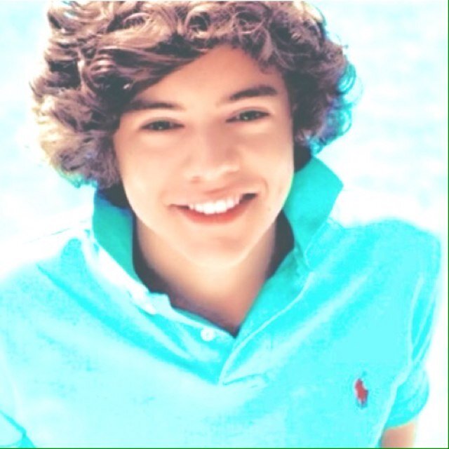 disneylifeharry's profile picture. I follow back everyone tweet me if i havent followed you back