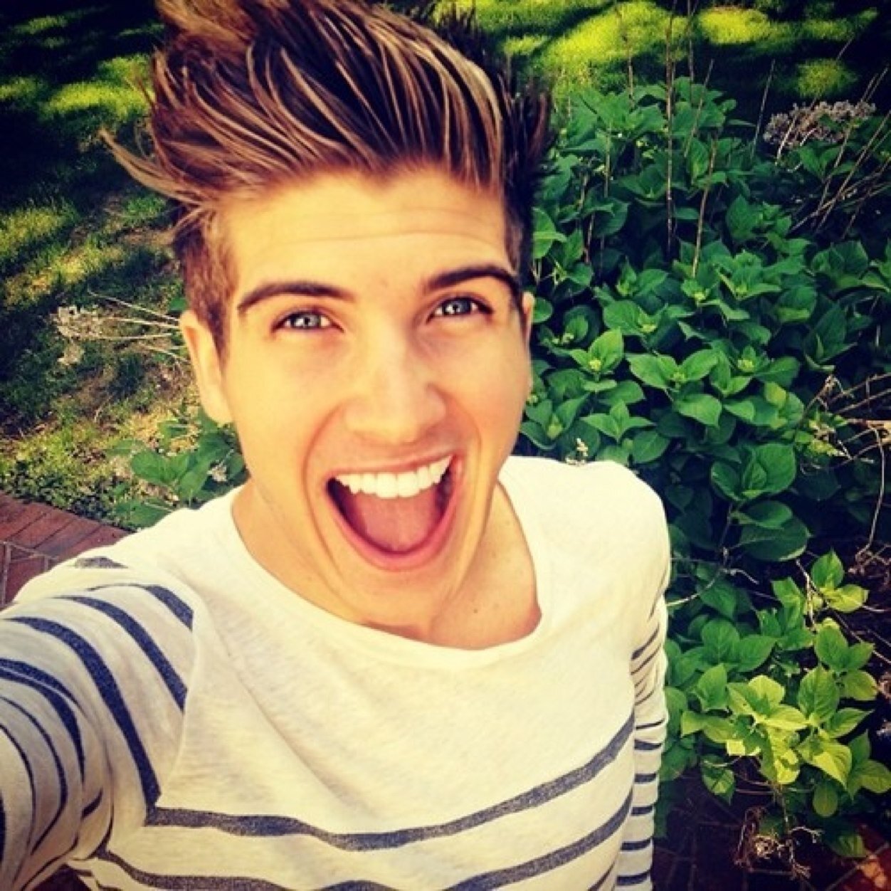 Son of Hades || Nico's Twin Brother || Died At Birth || Escaped During Gaea's Reign || RP Single || 18 ||