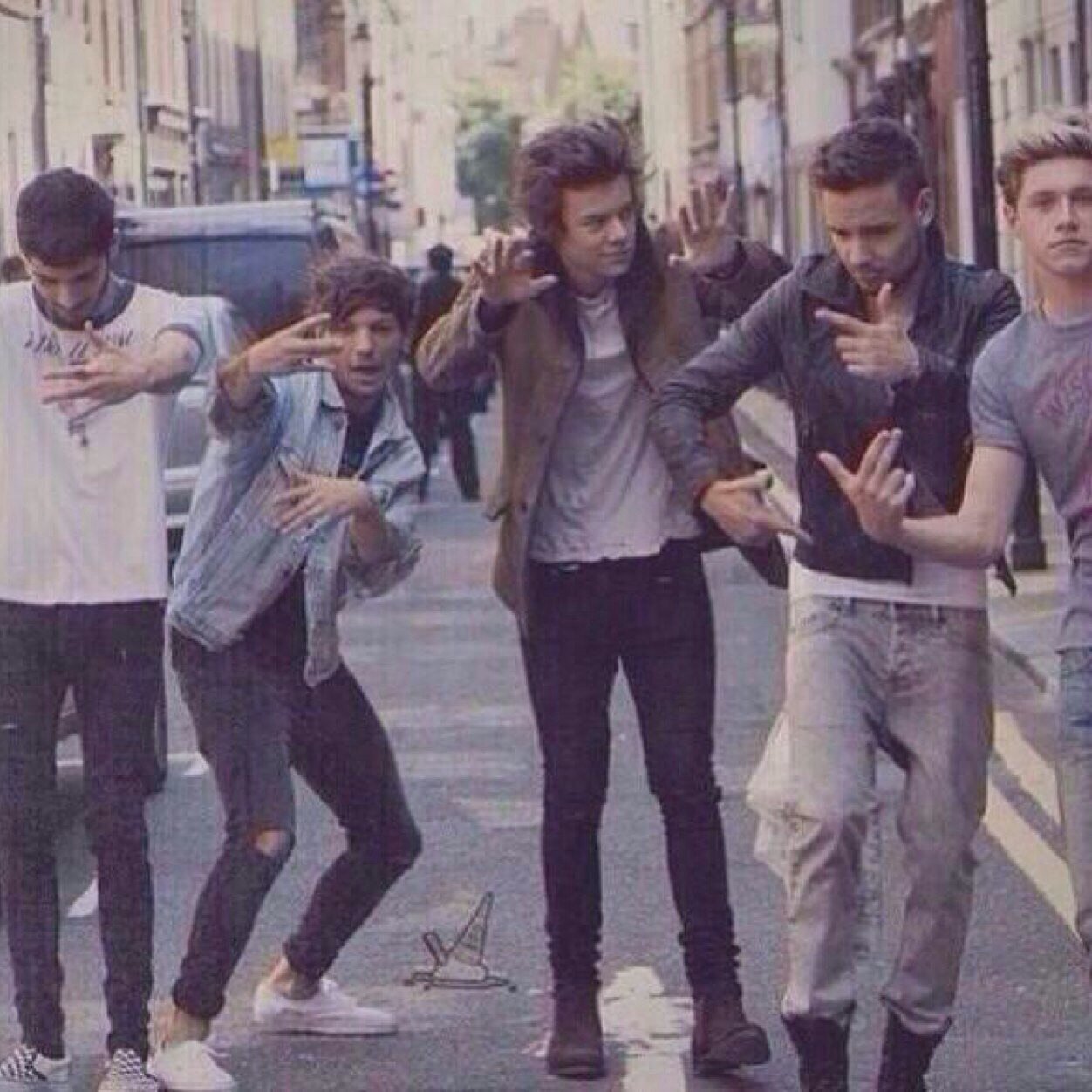 My goal is for one direction to follow me, The story of my life,let us build a future with one direction,follow me for 1D to see who you are,❤️☺️