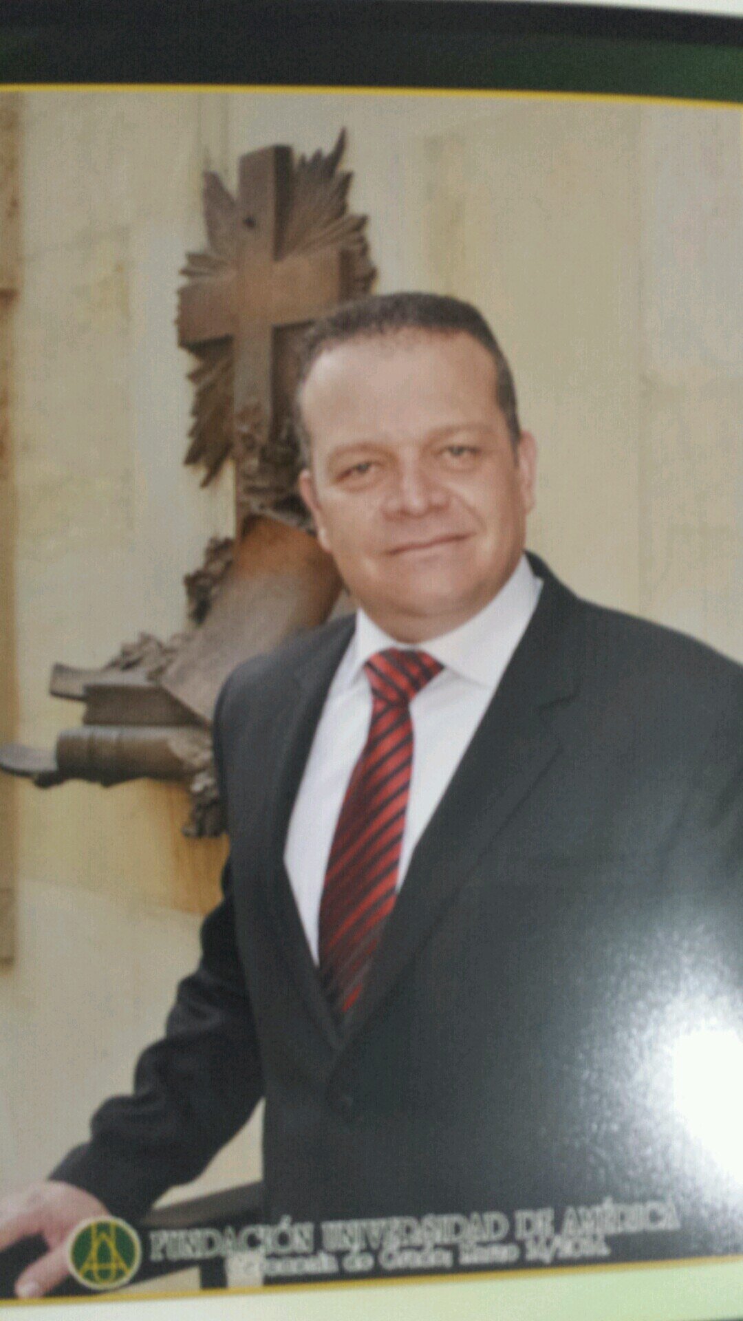 Ingeniero Mecánico, Especialista en Gerencia de Empresas.