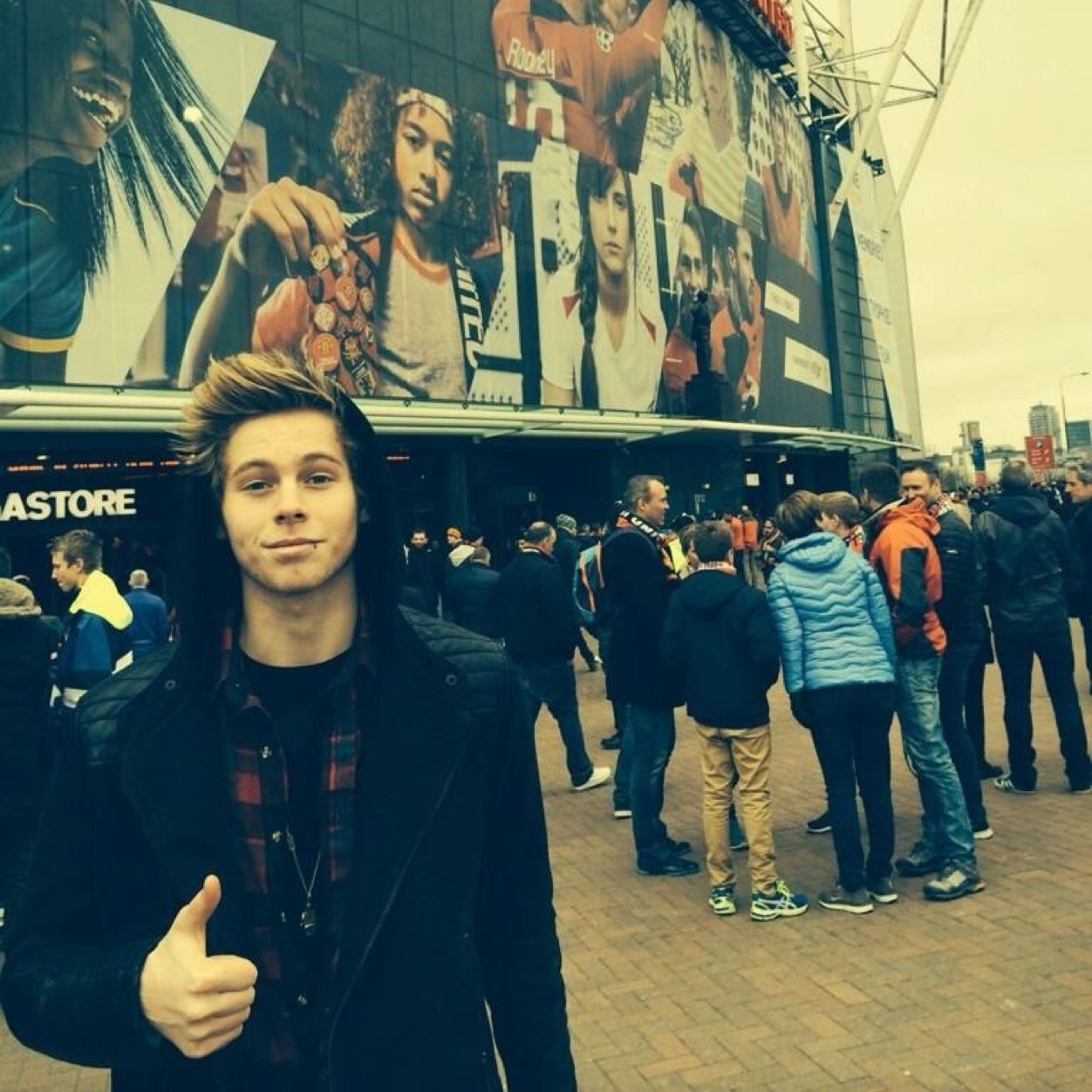 i followed you from indirects/spam, so if i can find you he can too. don't give up -@jeanjacketluke