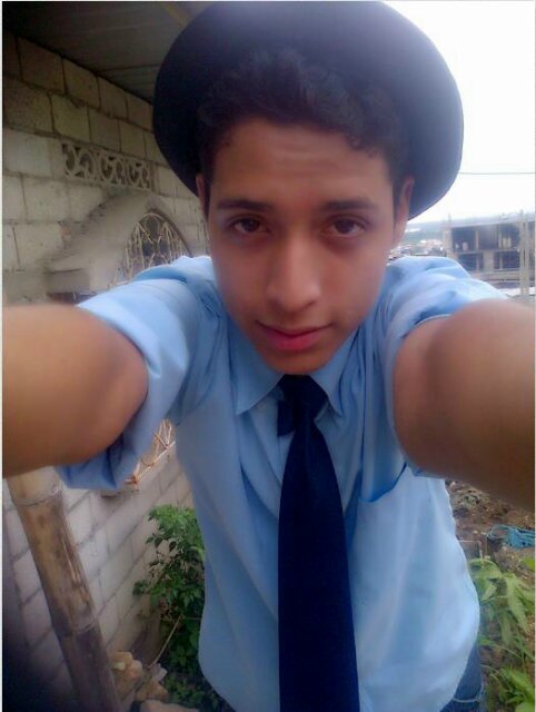 I just want to be people speak English and Spanish, I'm a close friend of the famous