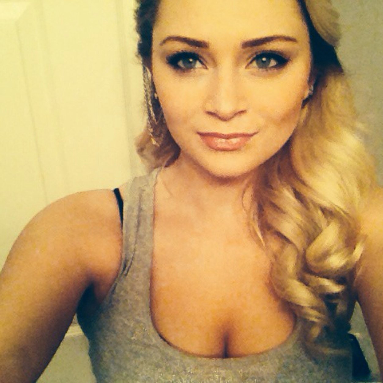 eliezabethking's profile picture. I caved