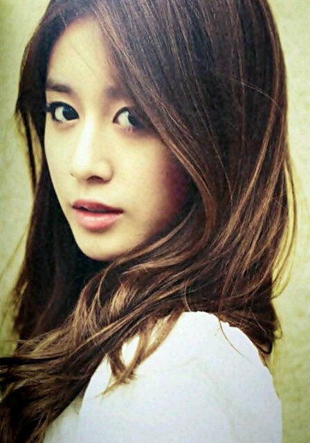 Annyeong ! Panggil aja gue Jiye. Mau follow, silahkan kagak bayar kok[follbek?mensyen] Sorry, bukan yadongers guenya