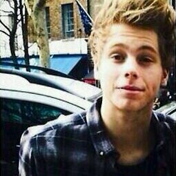 redflannelluke's profile picture. this account was hacked by those stupid spam things so follow @hemmotulips :-)