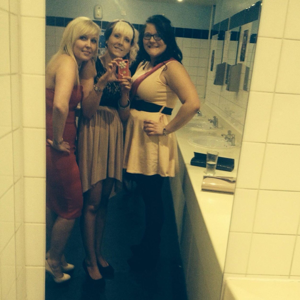 devries_alice's profile picture. Click the follow button I follow back'xo Kik alicedevries96 snapchat me: aliceruth96 follow my insta: aliceruth96 add me on bbm: 7B5F83E1