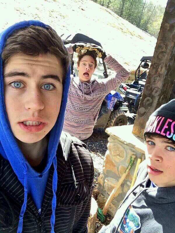 Hey you just got a free follow :D if ur feelin nice please follow @infinitycaniff :D ask for a follow back :) x