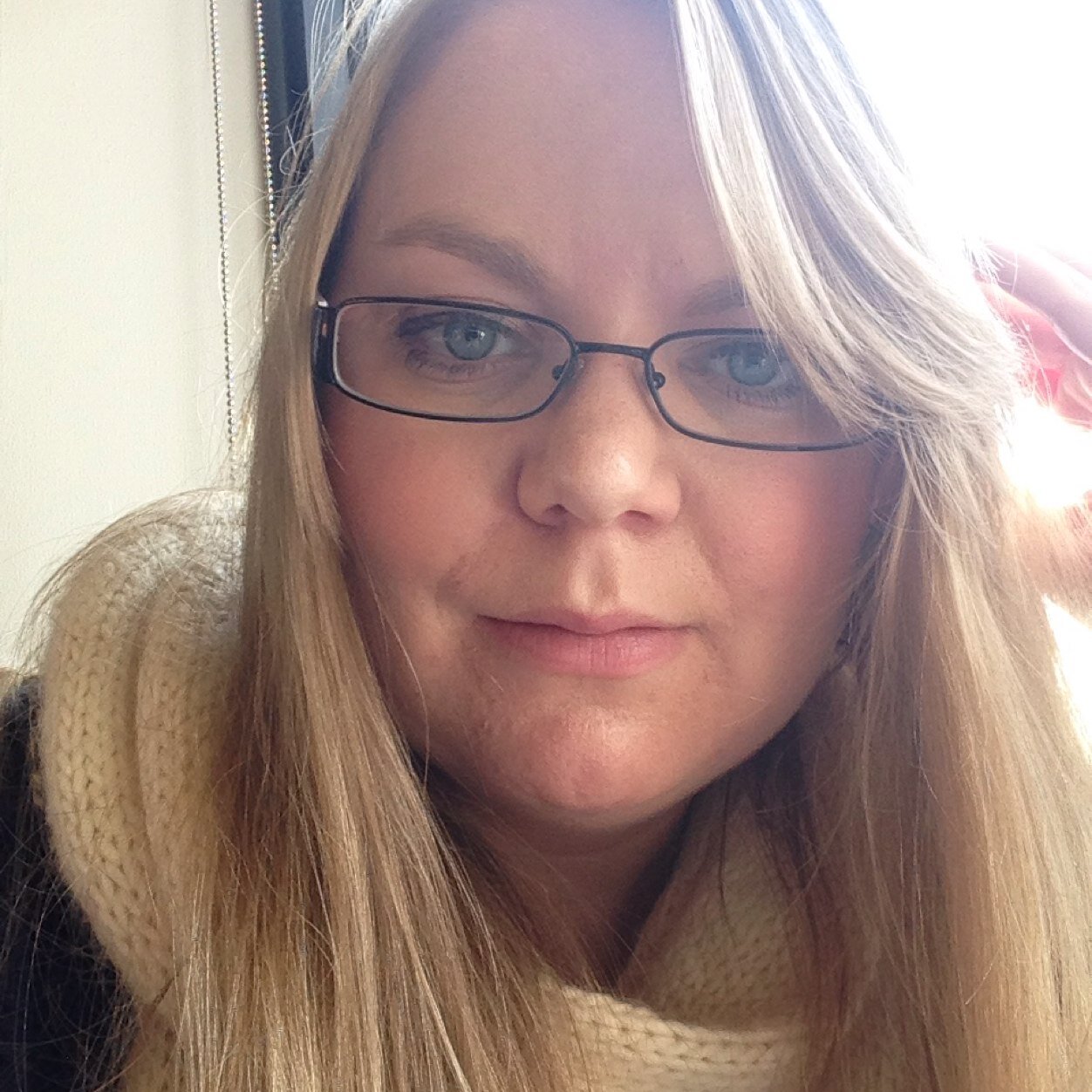 Writer, aspiring author, and total lab nerd.