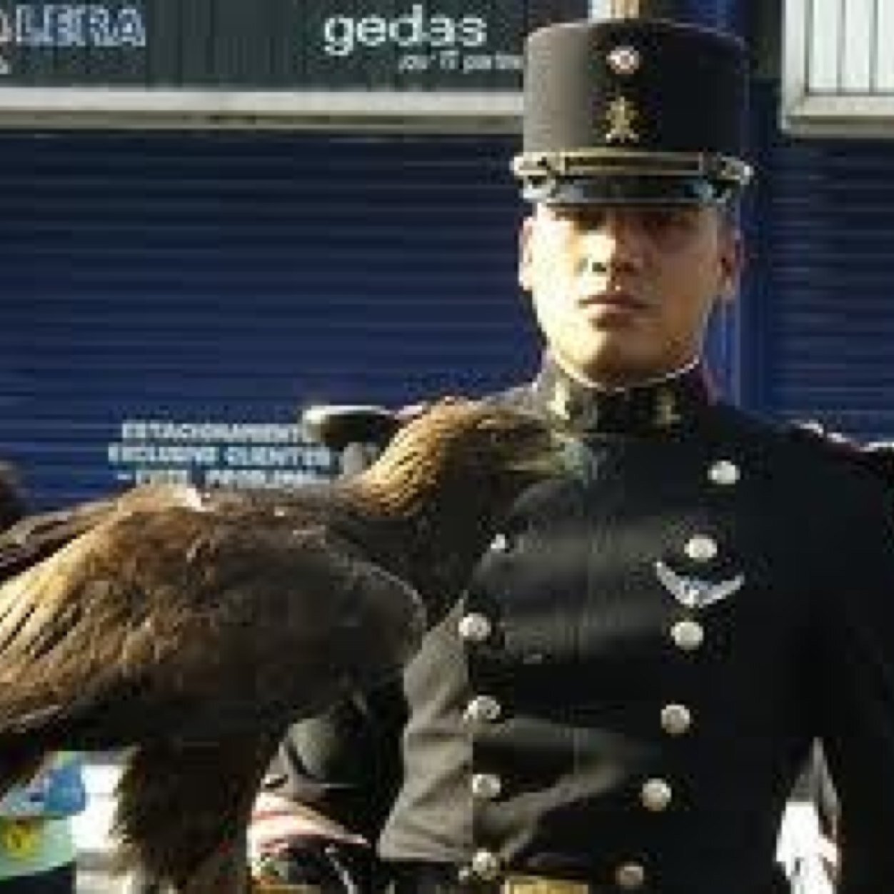 Soy del Tule, egresado del Heorico Colegio Militar.