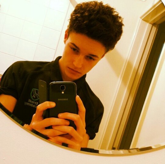 http://t.co/vaSg0a3LUD                   snapchat- charliefairbrassx