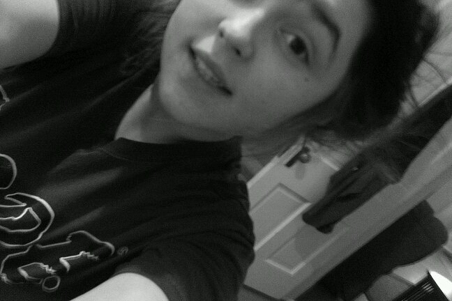 I am 14Years old! I love music . I wanna be a singer my goal is to get to 100k by 2015. I wanna be like Justin bieber Or Miley Cyrus . I will change the world .