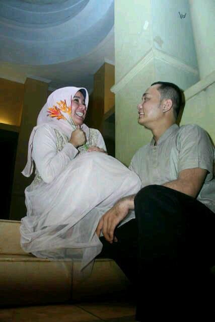 Love اَللّه , love mom n dad, love sisters n brothers, love daddy uncit,,, :*