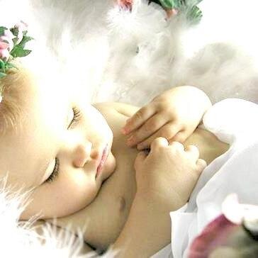 Hija de @MeigaStarkAF y  @AvengerRogersAF. Daddy's girl. Hermana pequeña de @Alex_RogersAF y gemela de @JosephRStark. Ahijada de Andrea. A gugu tata (?)