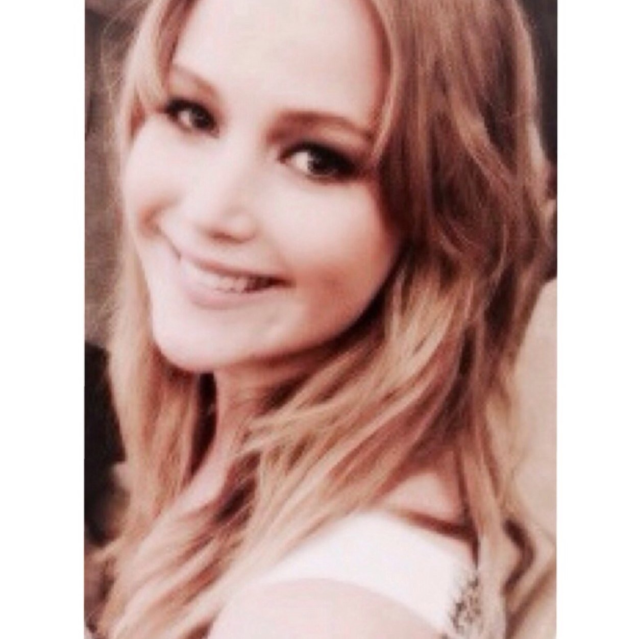 ♡ jennifer lawrence and josh hutcherson are perfection and i love them k bye ♡ ~ fangirling since 1997 ~