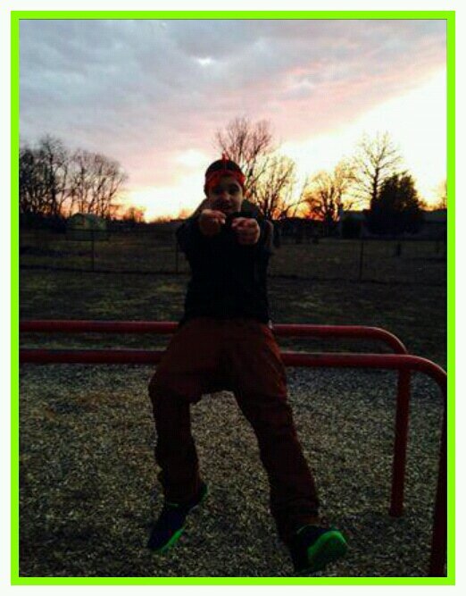 the name is Jalen I go to Sarah Scott Im a  hooper ball is everything  and Samantha is my life. You can catch me hanging with the squad!!