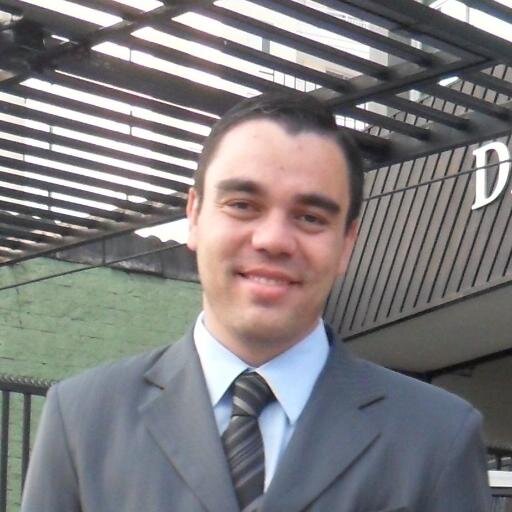 Advogado - Direito do Consumidor e Infância e Juventude.