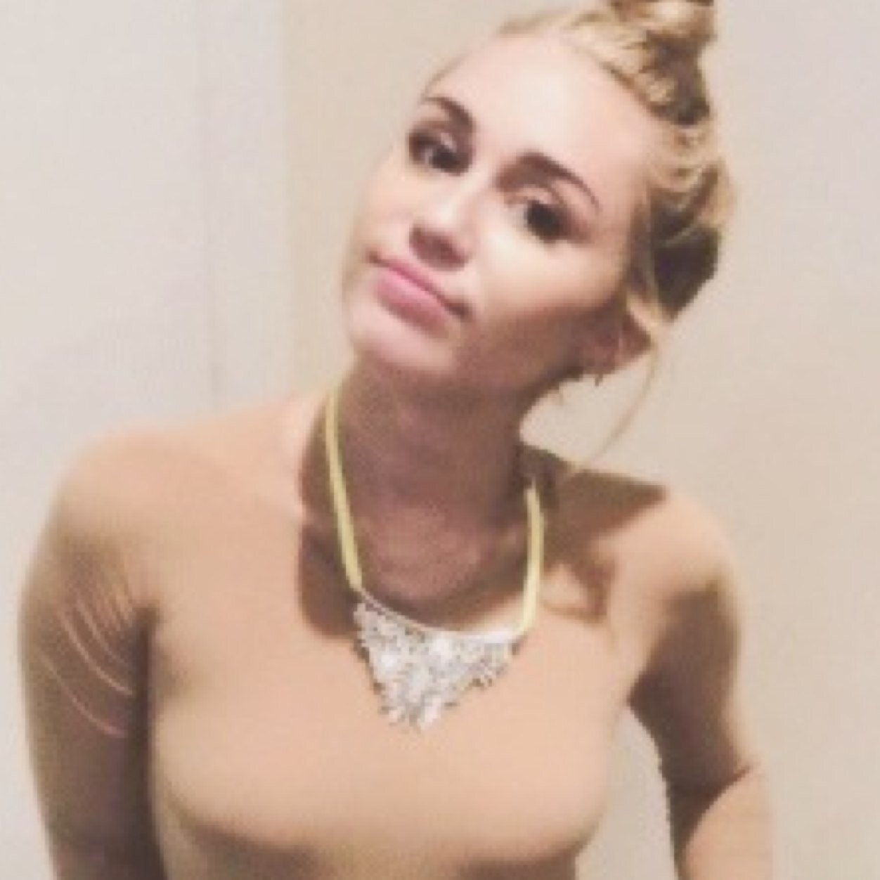 aphrcditc's profile picture. Don't say goodbye.