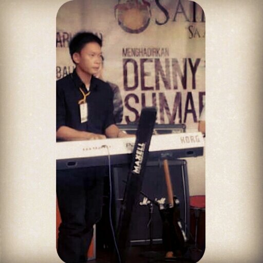 ekky_utomo's profile picture. elektro unila; ex SMAN 3 BDL ; next time to ISI JOGJA, amiiinn ♥ ; part of @Ascience1 ; beginner pianist & violinist ; music addict