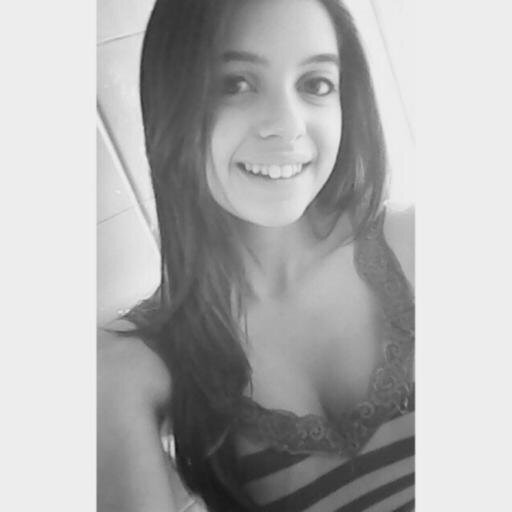 Mina linda querida verdadeira pura,isso não define a Vitória! Ela é uma louca sem lógica lenta,maliciosa,mongolona.Até que gosto de ti.P @VickBettega
