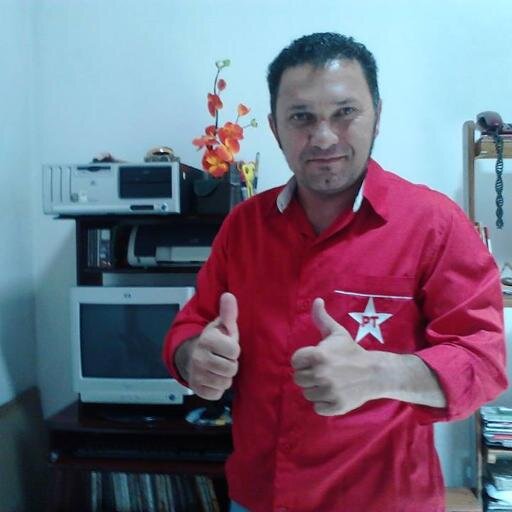 Amo minha família,adoro fazer amizades,sou amigo, companheiro, leal,verdadeiro,mas sobretudo sou humano.