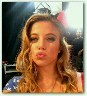 Soy compañera de Pilar y De Camila. Ellas son Mis mejores amigas. Amo a El lindo De Maximo.. ParODia