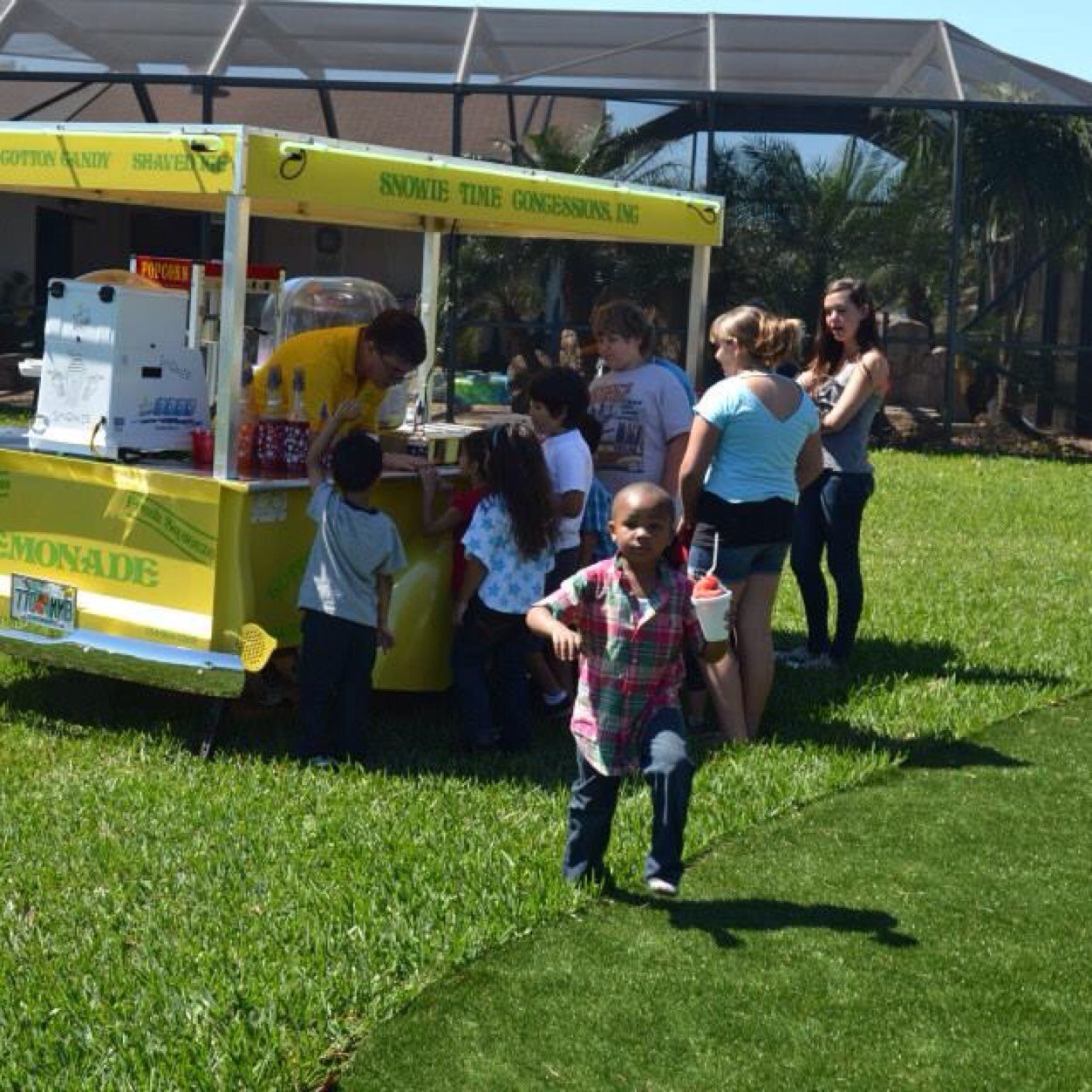 Snowie Time Concessions Inc. offers the fun foods for you events. Contact us and invite us to your event.