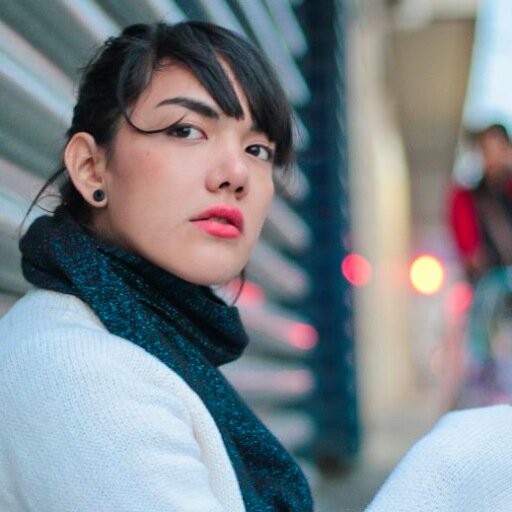 Javiera_Cat's profile picture. Frentista poética, china por capricho de la naturaleza y la persona incorrecta. En amor y desamor él me dice mi Yoko