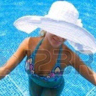 Cada vez que veo a alguien presumiendo sobre sus cosas materiales, veo la miseria que hay en su mente y corazón...


..