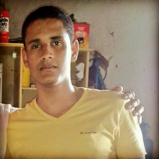 |Enquanto uns buscam perfeição, eu só procuro felicidade | Facebook --➬➮http://t.co/XLhh1qOfIW | Instagram ➮ Waynerdovale
