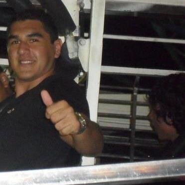 Estudiante de ingenieria industrial, jugador de rugby, hermano e hijo, apasionado por la salsa