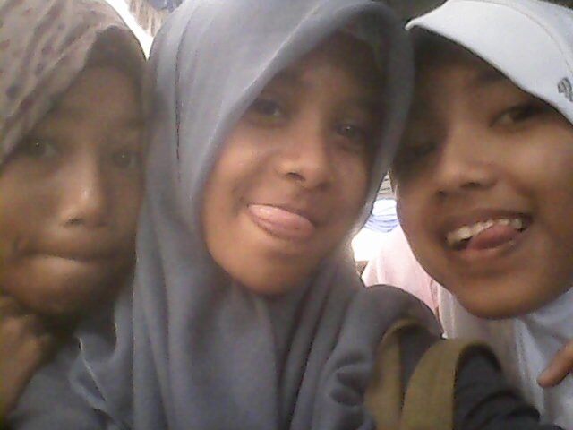 I was born ♡1 Oct 2001♡|♡JHS Adabiyah seven7Grade;)