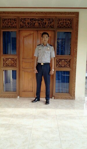Polisi Intel