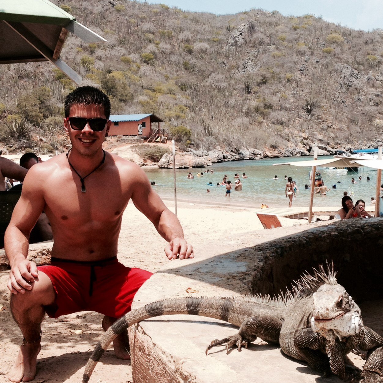 22a. Playa, Surf, Buena música, Arte Culinario. Actualmente en ↙️
