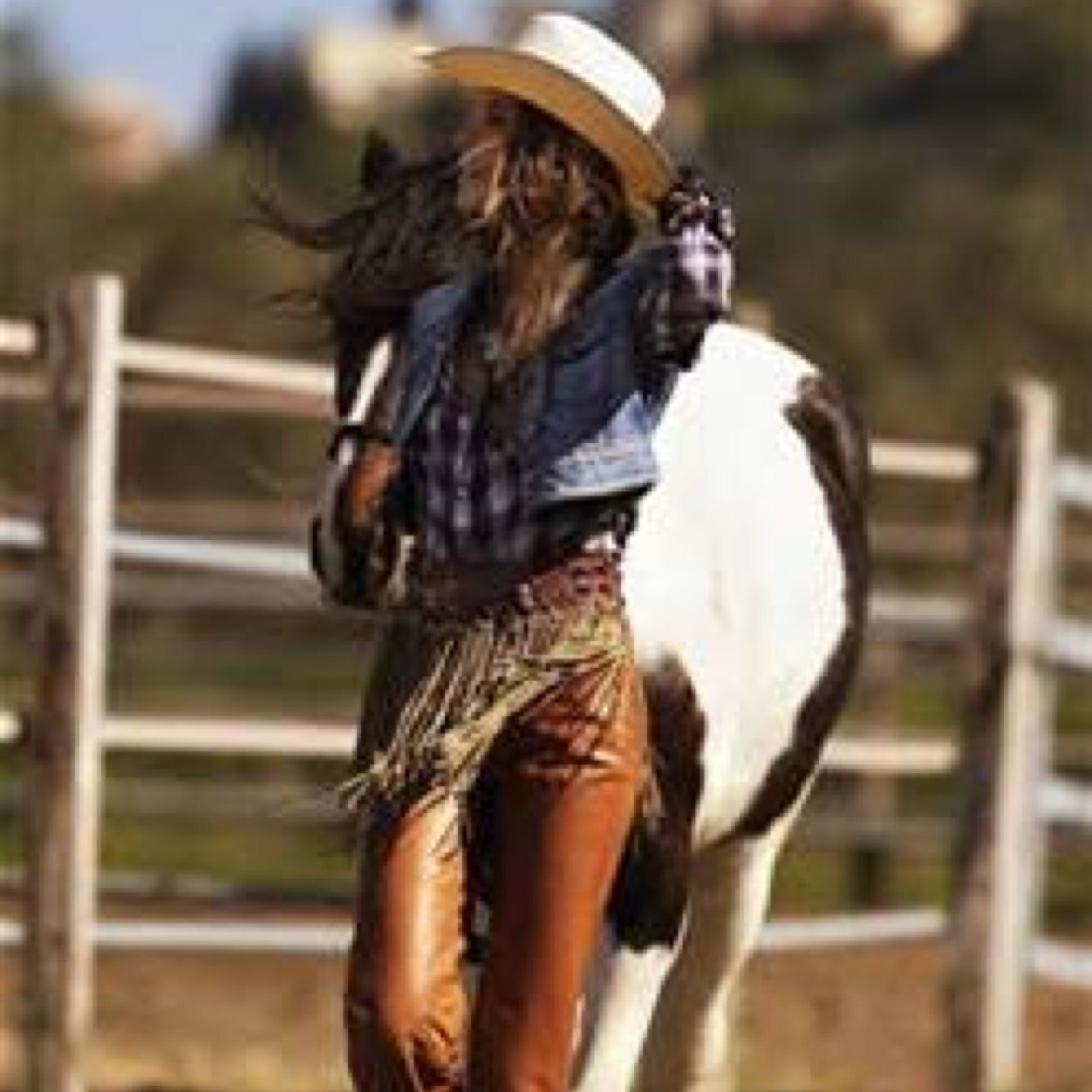 You dont have to be from the south to be country. 
LiveLoveLaugh✨