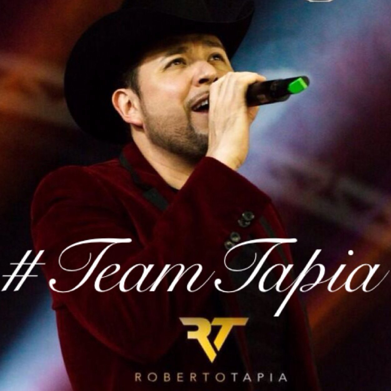 Pagina Oficial para apoyar a @roberto__tapia en el programa La Voz Kids por Telemundo todos los Domingos apartir de las 8PM. Followed by RT 5/21/13 #TEAMTAPIA ❤