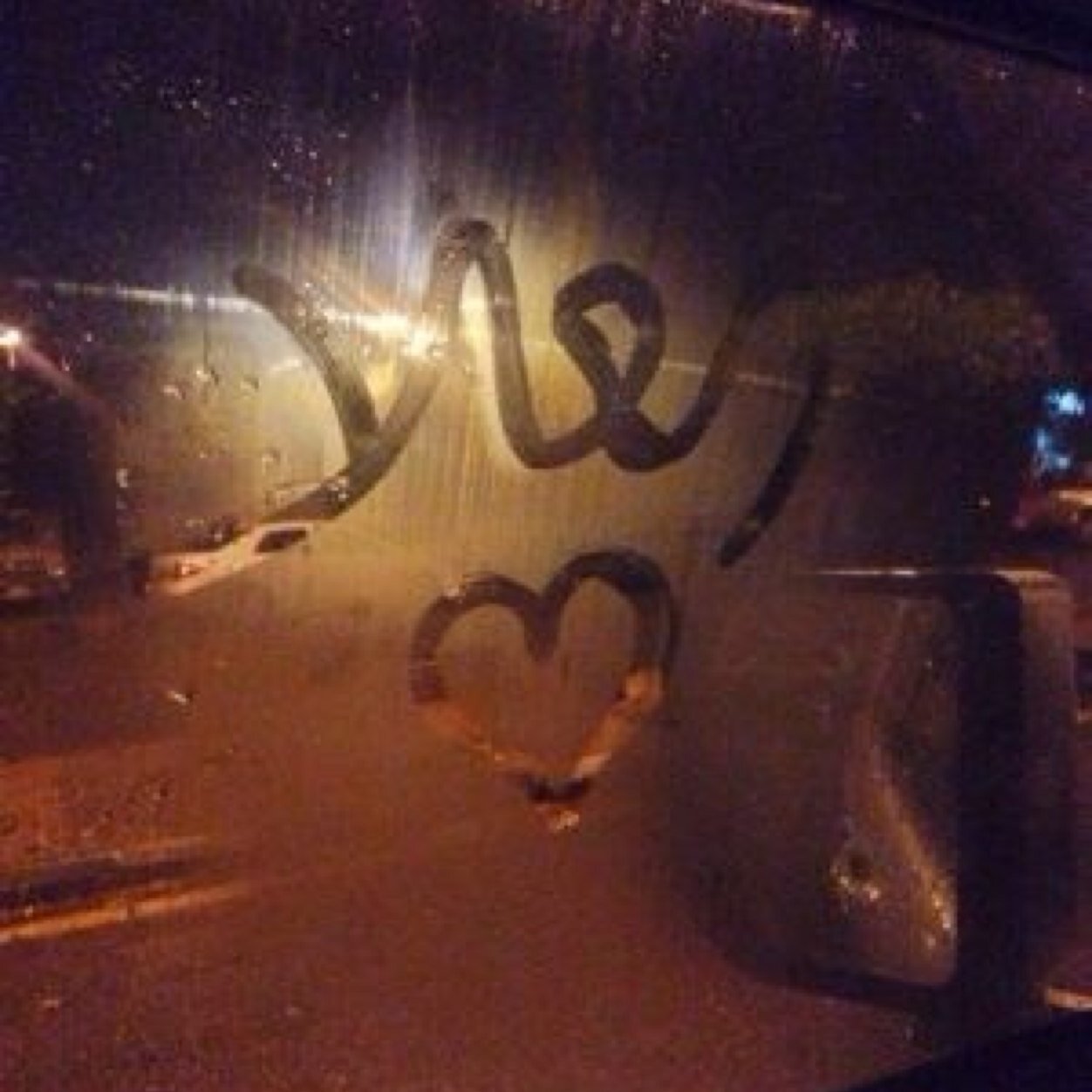 تعال حتى لو هوى الغير قسًاك... أنا.. ( السؤال ).. وجيتك لي ( إجابه ). 
~*المدينة المنورة• ܓܛܟ ♥