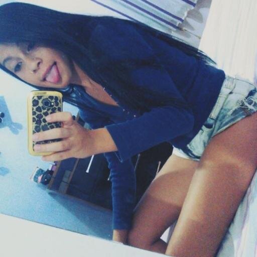 # Skype: Karol.castro18 .. - sou morena, moro no Brasil - São Paulo, solteira, tenho 14 anos, sou lerda, boba, chorona, carinhosa,