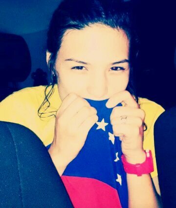 Estudiante de Diseño Industrial. Venezolana.  Amo a mi pais ♡