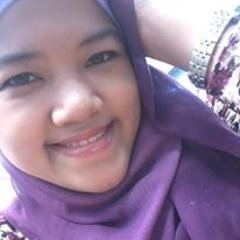 asik asik ajah.. fokusin yang ada saat ini,, always luv u bie