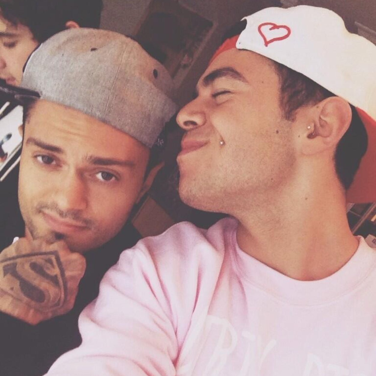 THIS IS A FREE FOLLOW!!!!!
please follow @JaiJamesJano,i follow back :)