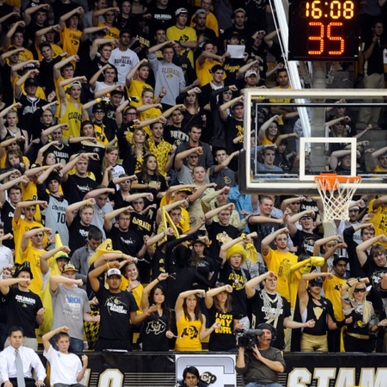 PDinwiddie_52's profile picture. Im @sdinwiddie_25 uncle. Some call me an icon, a playa or the man. I say, you're God Damn Right! (this twitter has no affiliation @sdinwiddie_25)