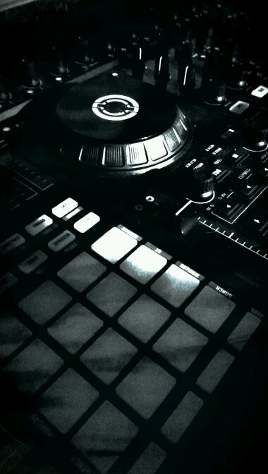 PaulsDarien's profile picture. live to ride, ride to live.. lace up-n-shit* #DJ