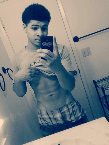 SheLovesZae's profile picture. 