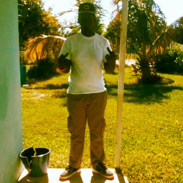 Only fools trip ova somethings dats behind umm #R.N.S # fuckyoutypeshit#hahaaa!!!!