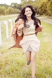 Vinka Desinta|JHS 6|04 Desember 2000