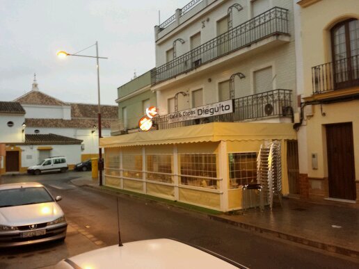 Cruzcampo 1€. Tapas y Montaditos. Preguntanos por la oferta de todos los Sábados. Todo en bebidas.