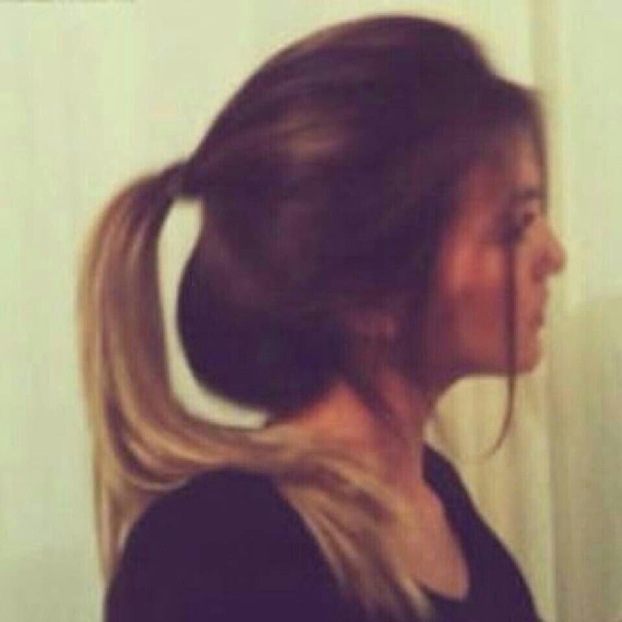 تغريداتي هِي إنٺِقاء وَاخٺيار لِمُفرداٺ إستمتعت بِ قرَاءٺِها فَنشرٺُها مِن اجّل أناس راقِين وَليس بواقِع اعيشُہ لِي حُرية الٺَعبِير وَ لکَم حُرية المُٺابَعہ..♡